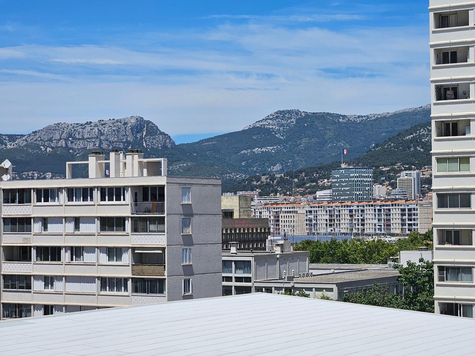 Chambre En Colocation Fille, Proche Mer, Climatisation 土伦 外观 照片