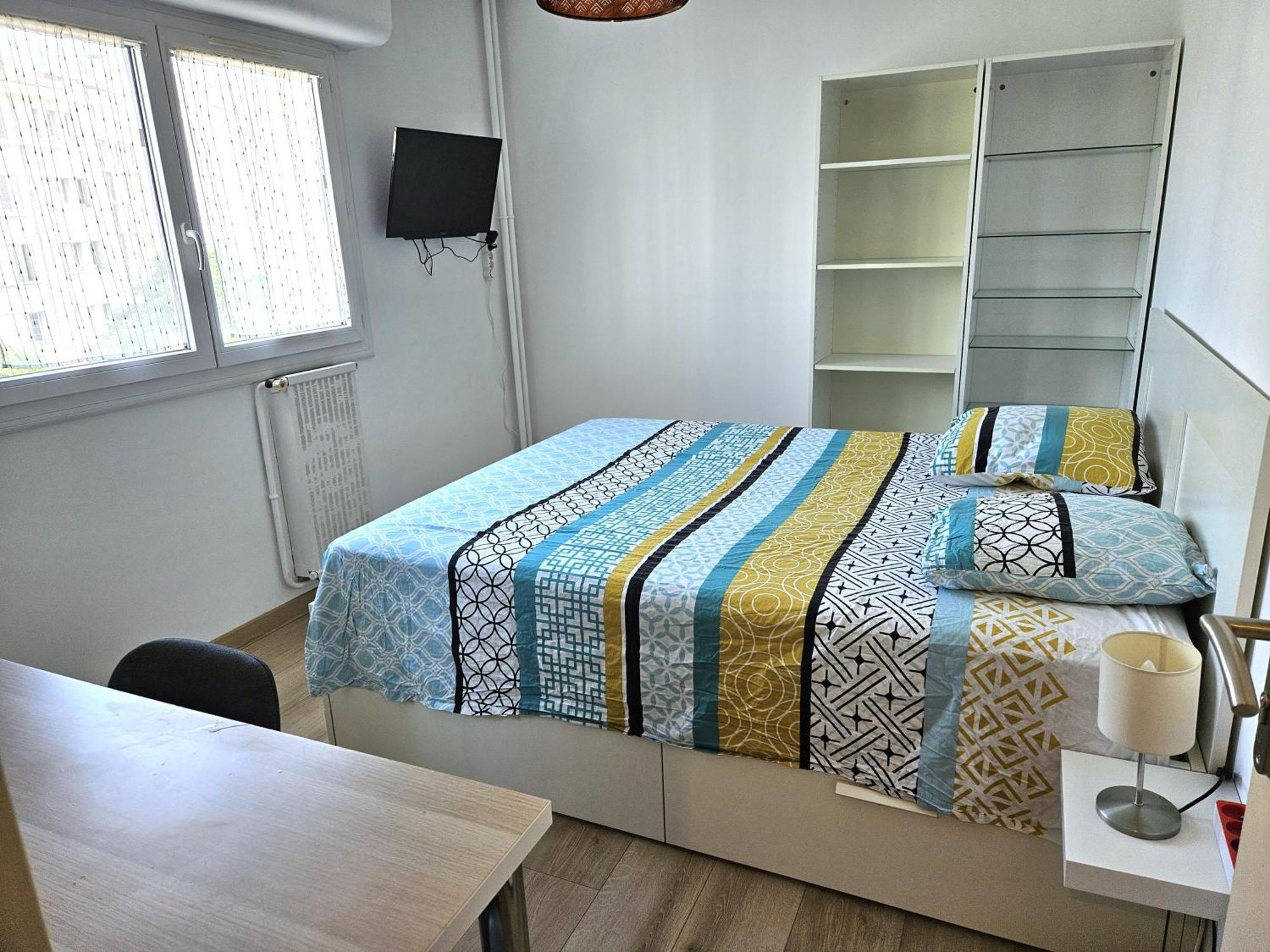 Chambre En Colocation Fille, Proche Mer, Climatisation 土伦 外观 照片