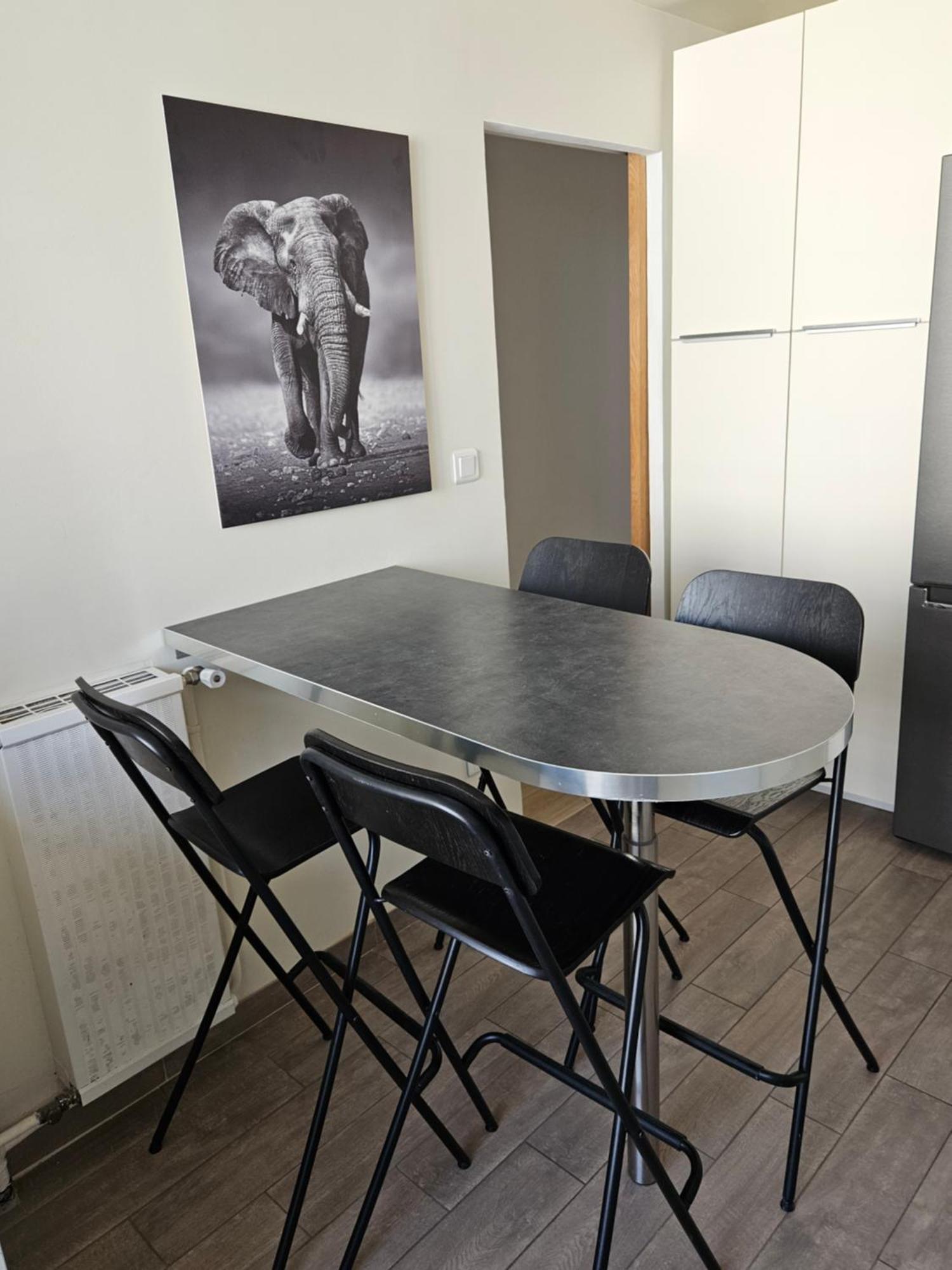 Chambre En Colocation Fille, Proche Mer, Climatisation 土伦 外观 照片