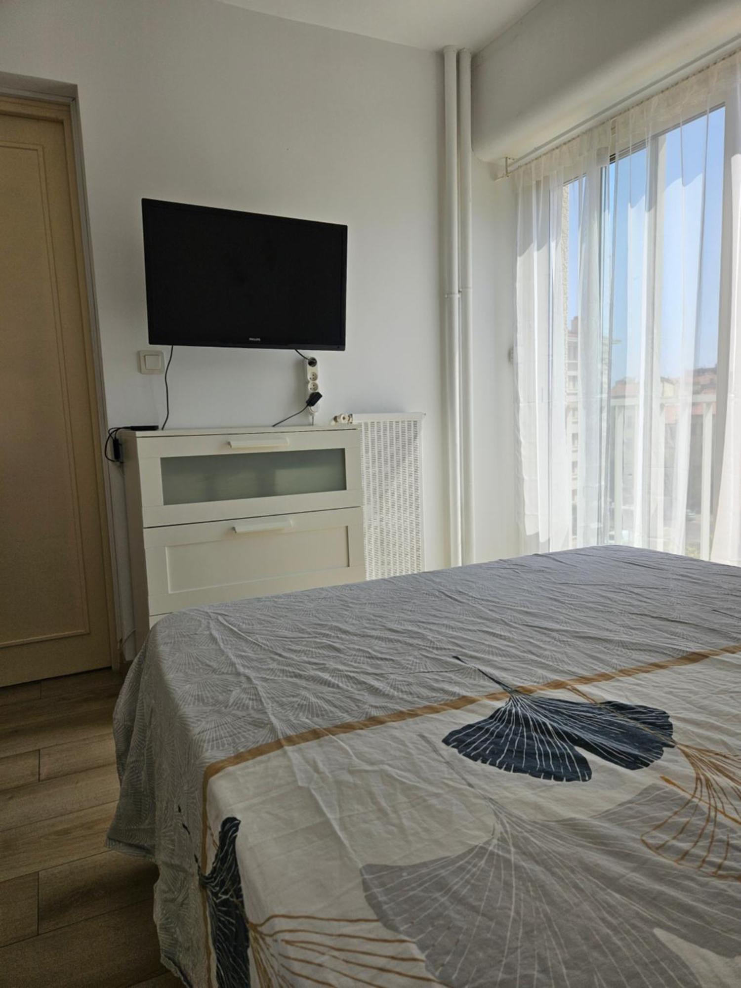 Chambre En Colocation Fille, Proche Mer, Climatisation 土伦 外观 照片