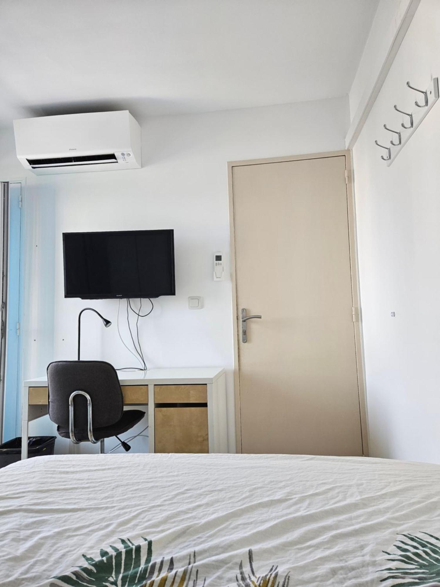 Chambre En Colocation Fille, Proche Mer, Climatisation 土伦 外观 照片