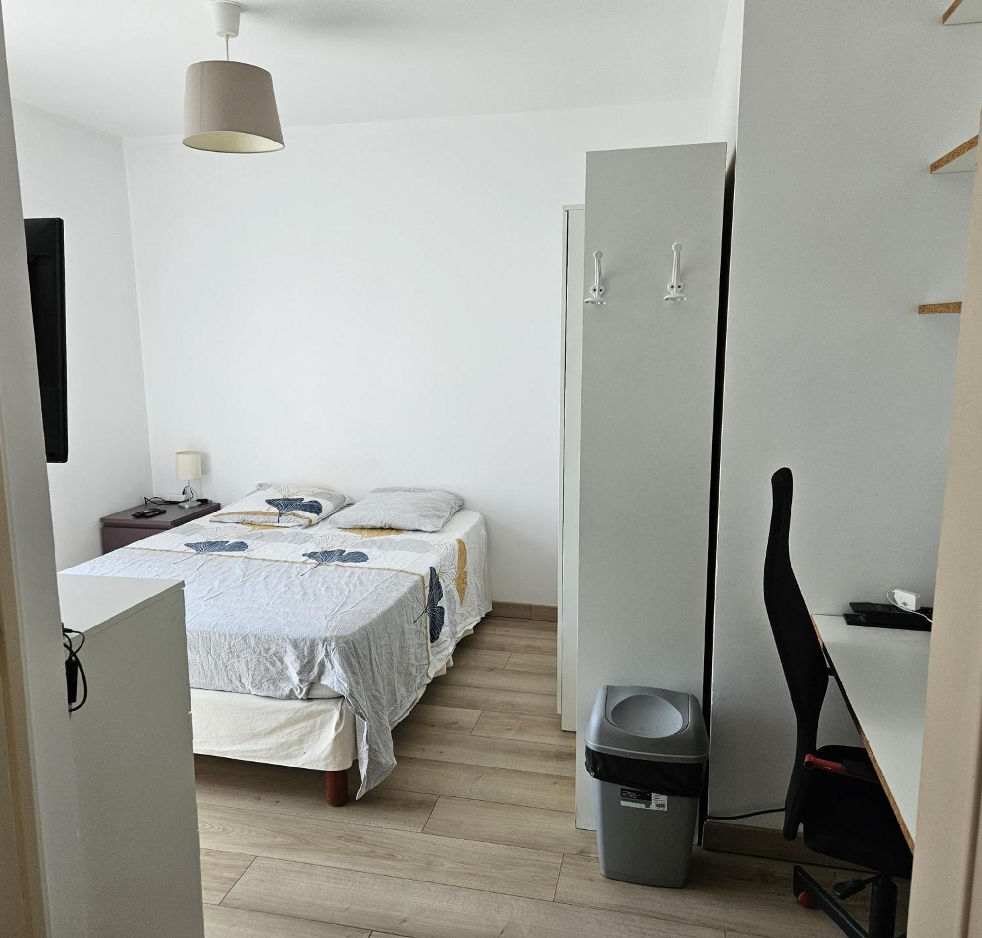 Chambre En Colocation Fille, Proche Mer, Climatisation 土伦 外观 照片