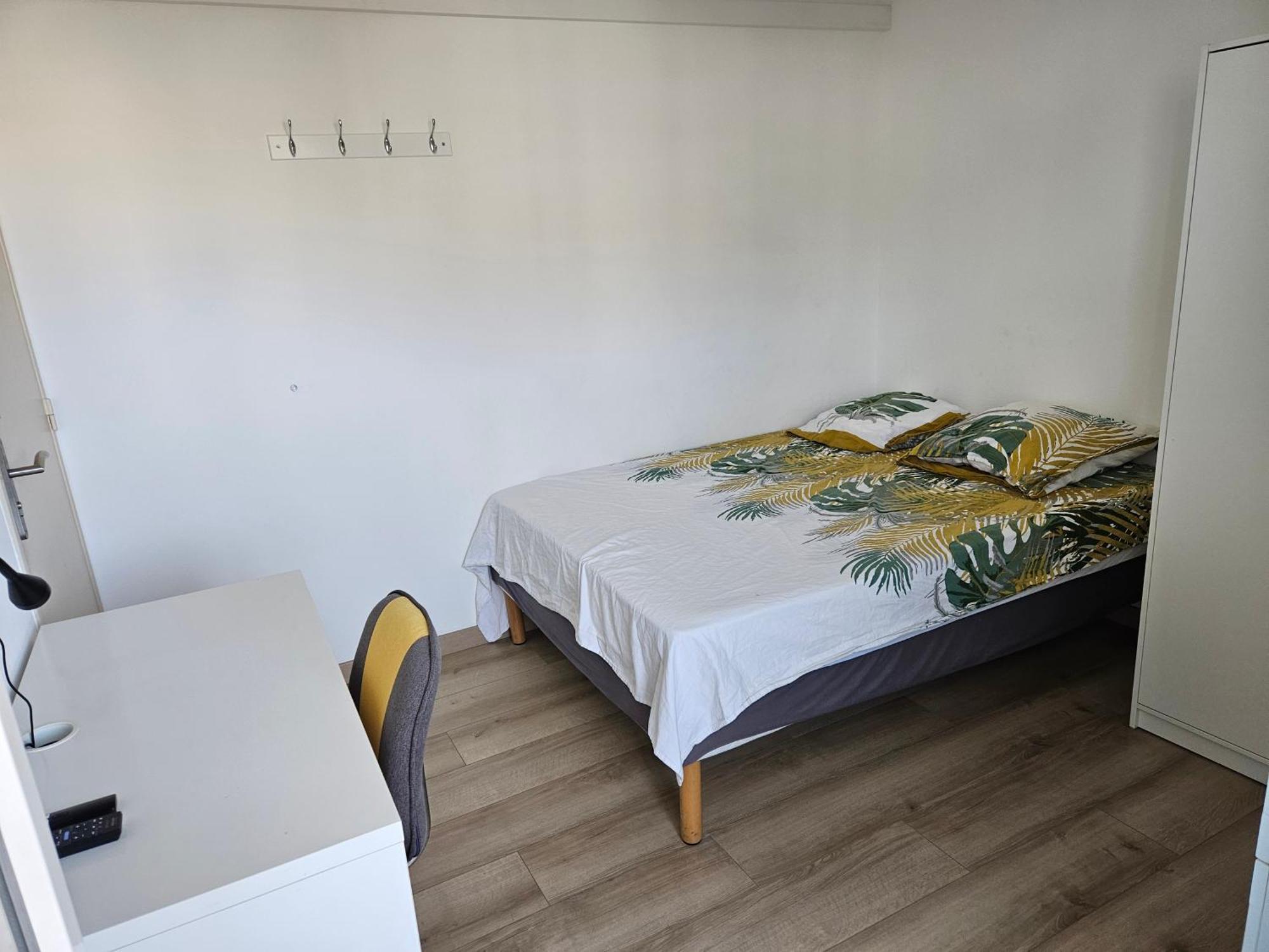 Chambre En Colocation Fille, Proche Mer, Climatisation 土伦 外观 照片