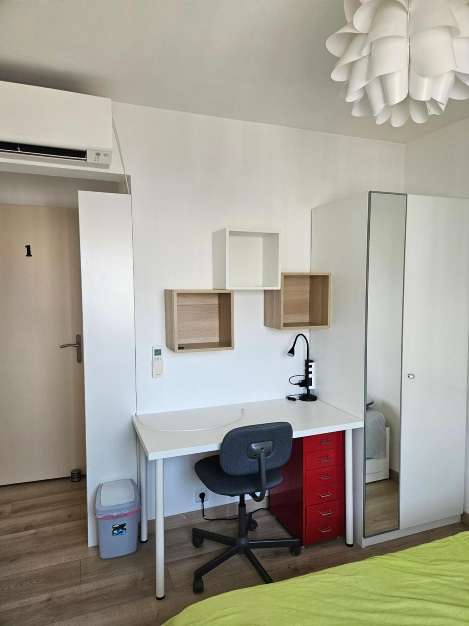 Chambre En Colocation Fille, Proche Mer, Climatisation 土伦 外观 照片