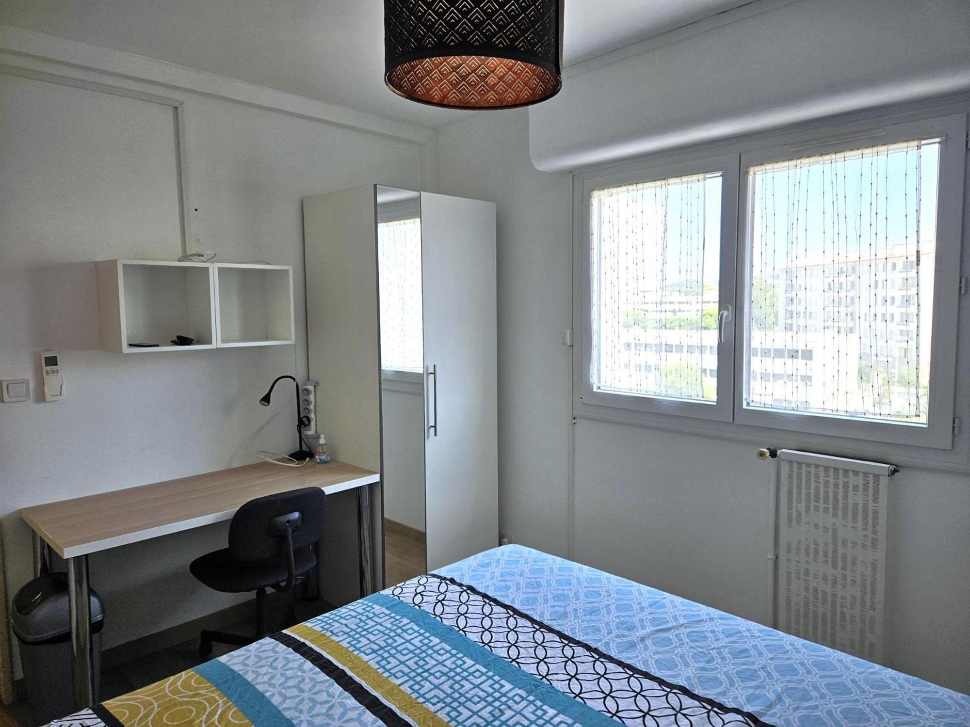 Chambre En Colocation Fille, Proche Mer, Climatisation 土伦 外观 照片